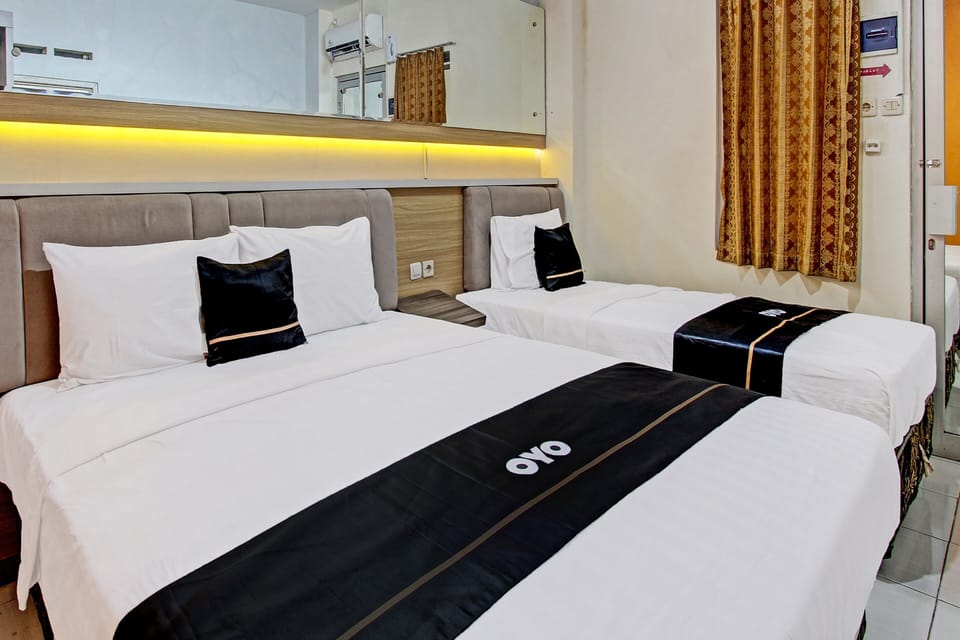 Superior Suite | Desk, laptop workspace, free WiFi, bed sheets