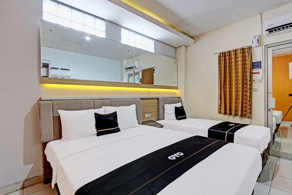 Superior Suite | Desk, laptop workspace, free WiFi, bed sheets