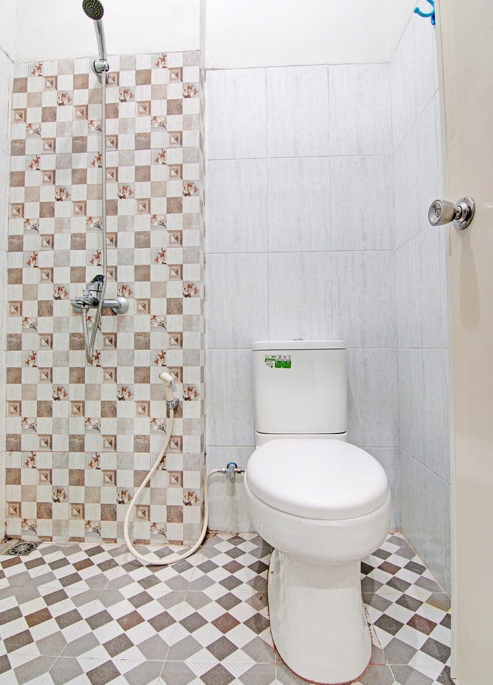 Shower, towels