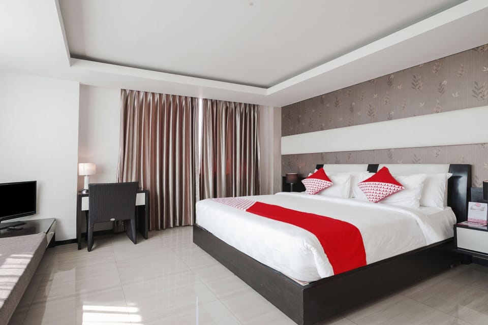 Deluxe Double Room | Desk, laptop workspace, free WiFi, bed sheets