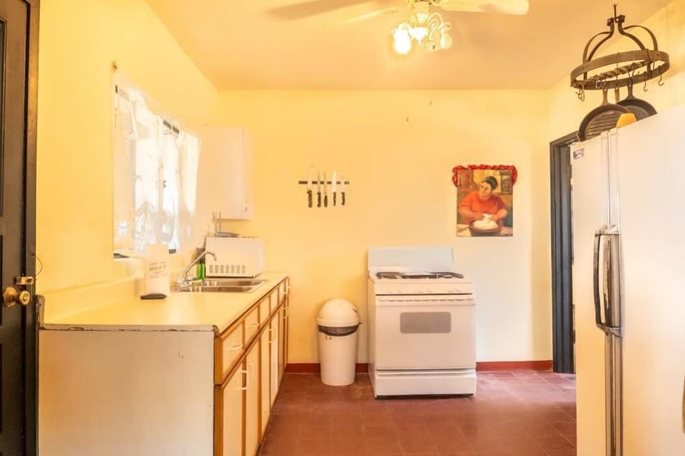 San Felipe club de pesca beachfront home rental Ricks House - Kitchen