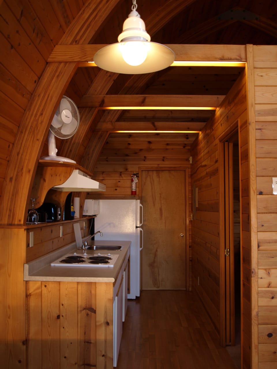 Cabin | Private kitchenette | Fridge, microwave, stovetop, coffee/tea maker