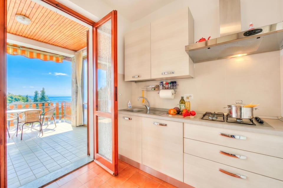 Family Apartment, Multiple Bedrooms, Mountainside (La Perla Bianca Lake View) | Private kitchen | Fridge, microwave, oven, stovetop