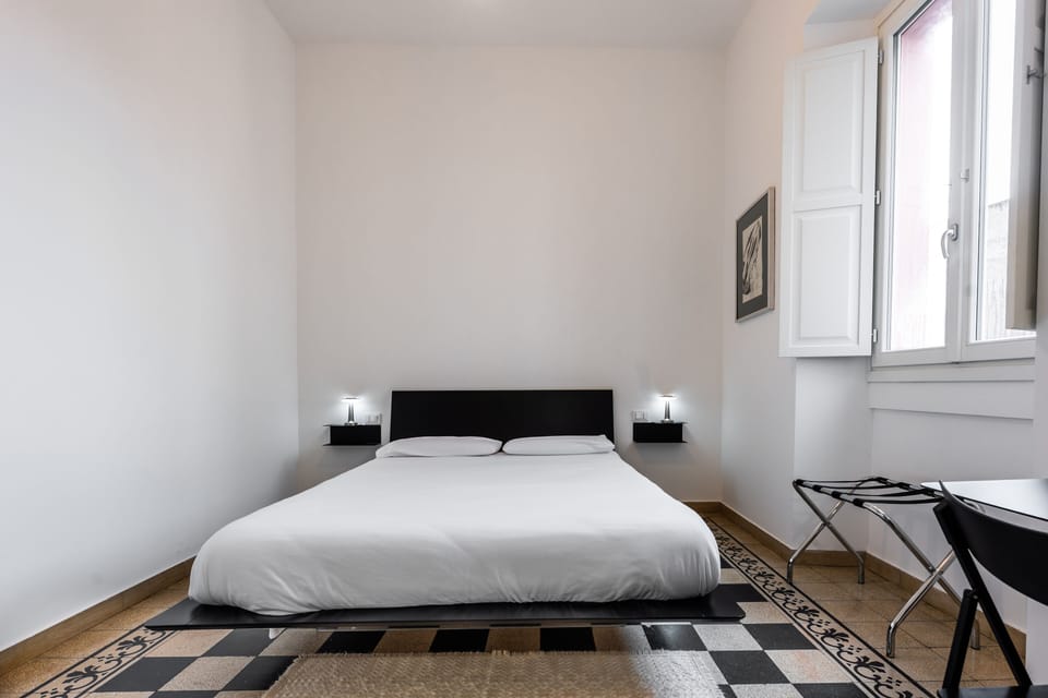 Classic Room | Desk, soundproofing, free WiFi, bed sheets