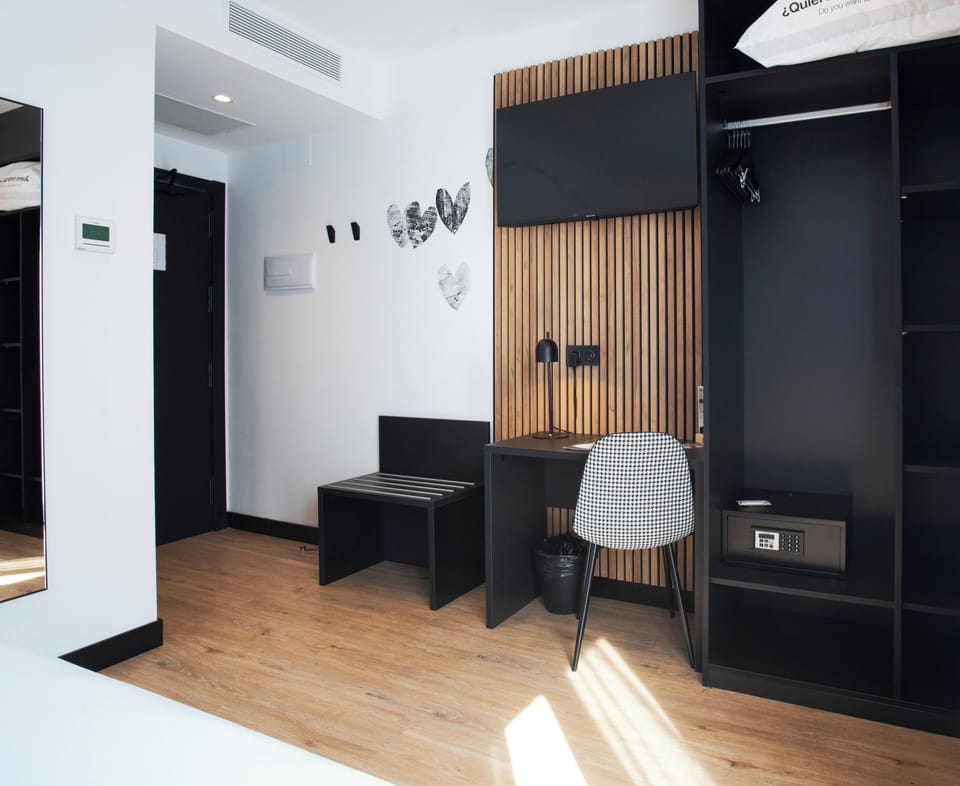 Standard Double Room, Terrace | Hypo-allergenic bedding, down comforters, in-room safe, desk