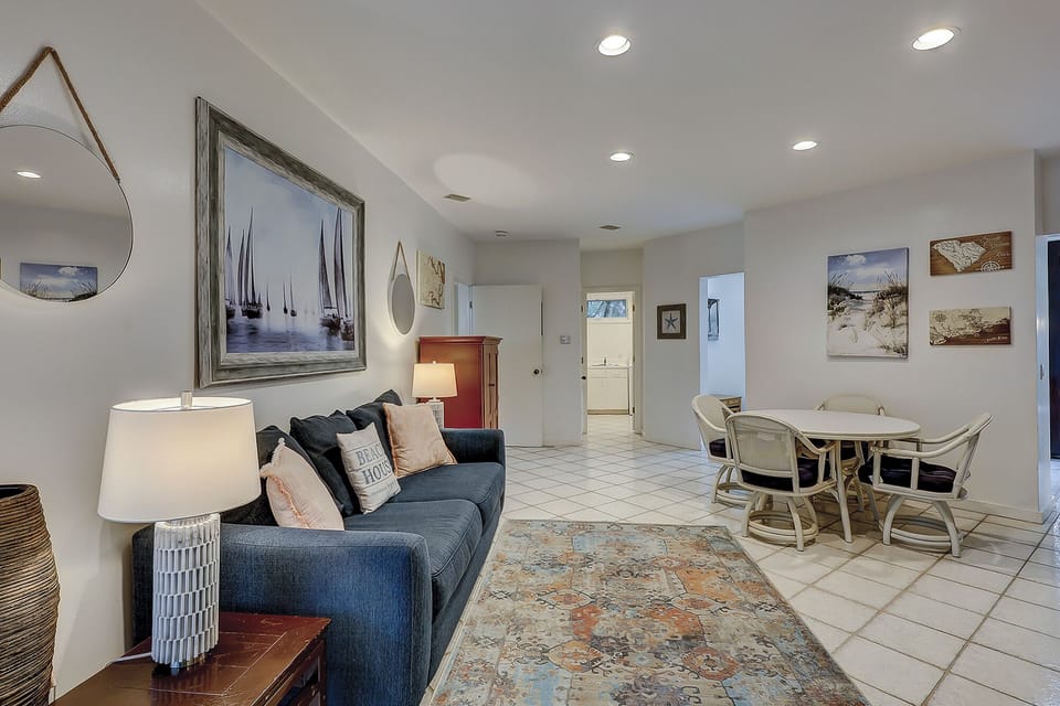 26 Duck Hawk - Den with Sleeper Sofa (1st Floor)