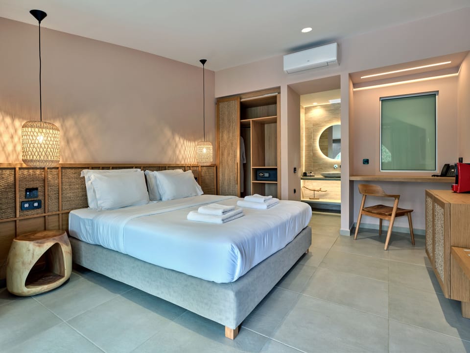Standard Double Room | Premium bedding, pillowtop beds, free minibar items, in-room safe