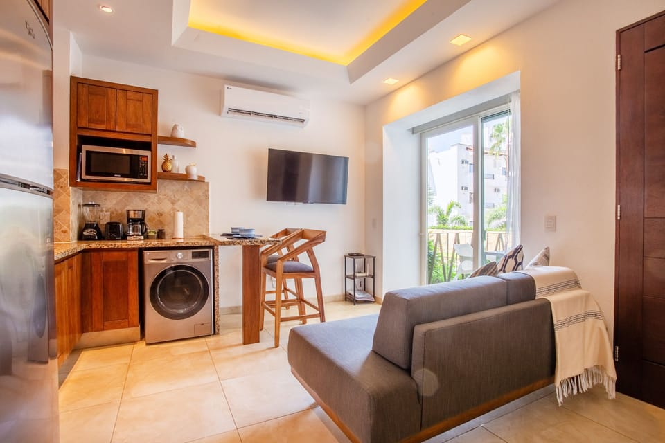 Kitchen bar for 2 to enjoy your meals
