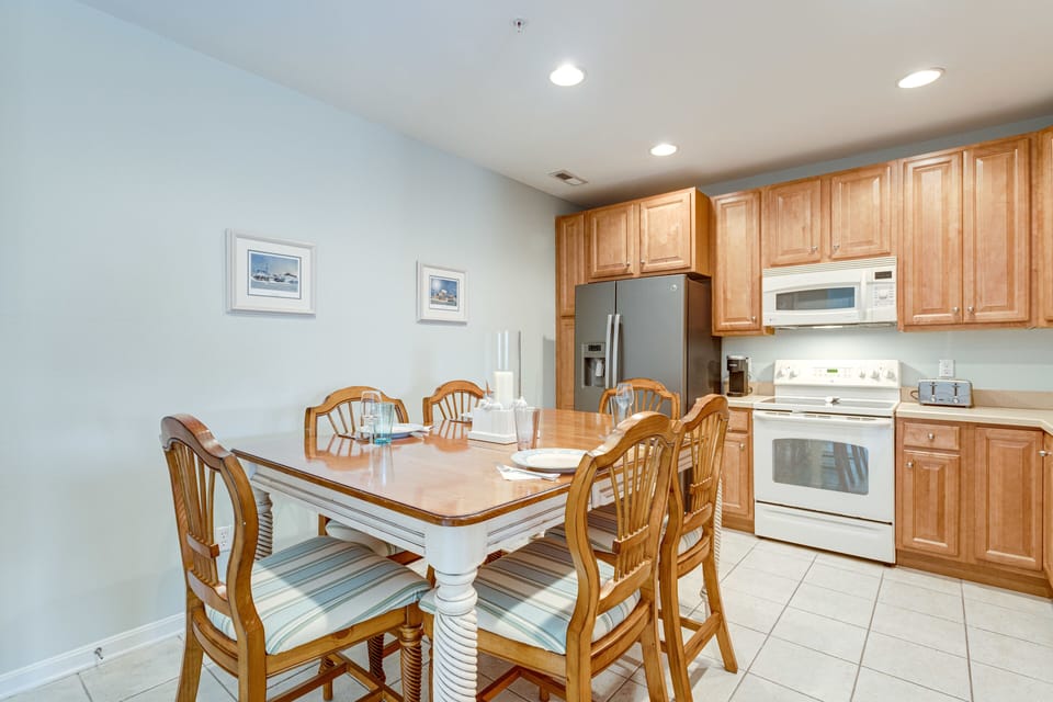 Well equipped kitchen and large table allow for great family gatherings.