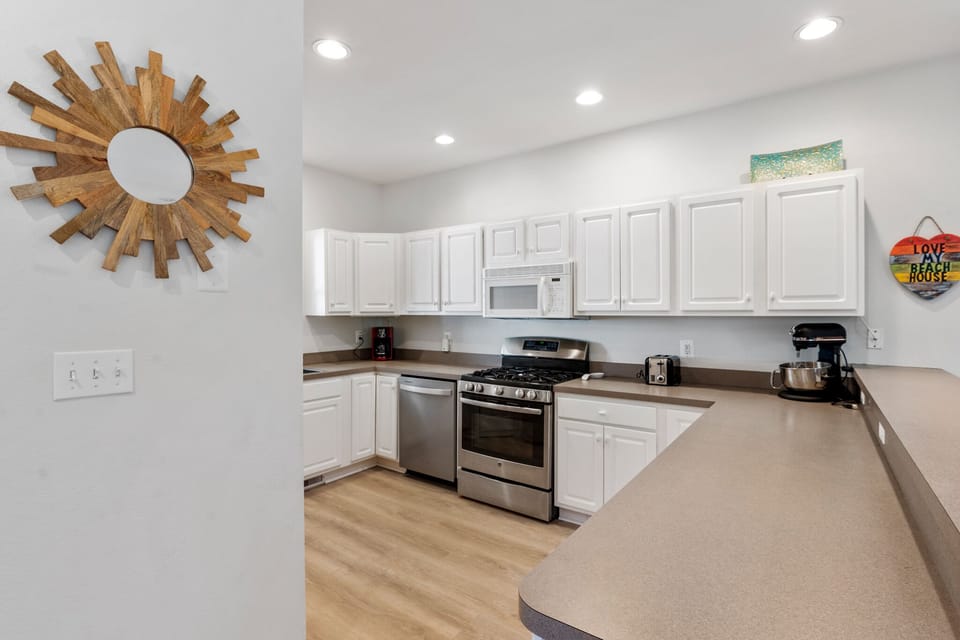 MB60: Dream Inn | Bottom Level Kitchen