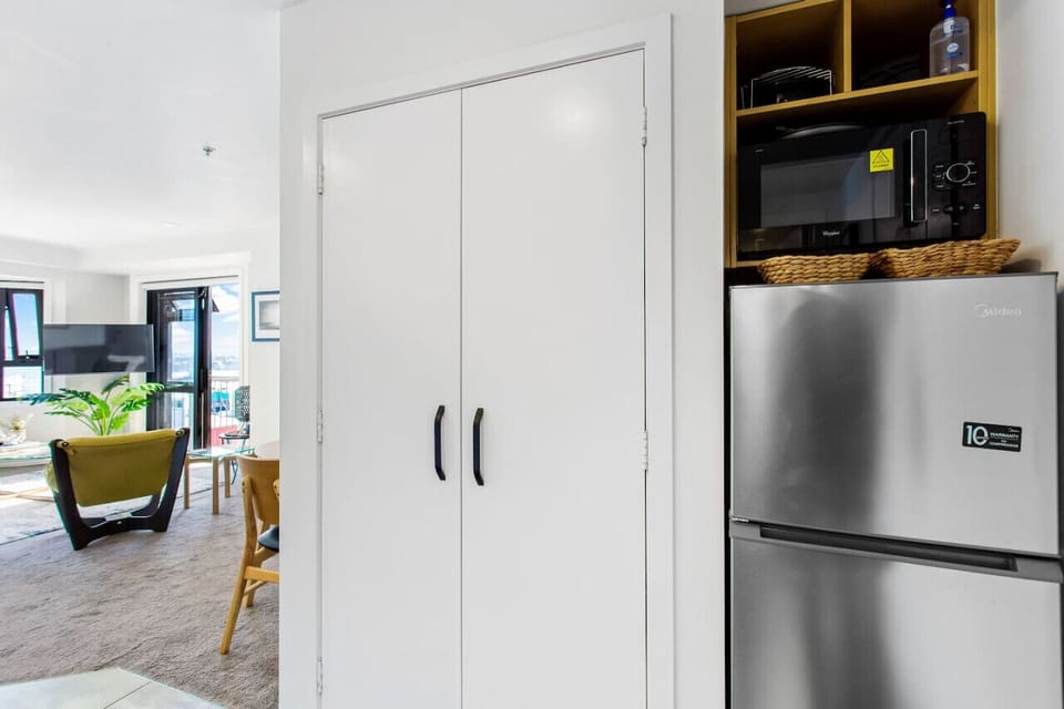 You have a full fridge, microwave, oven and cook top.