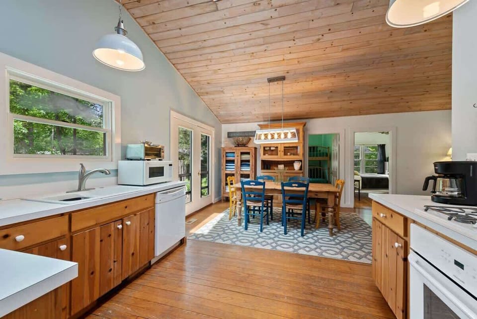 The perfect space to gather with friends and family for good meals and great conversation.