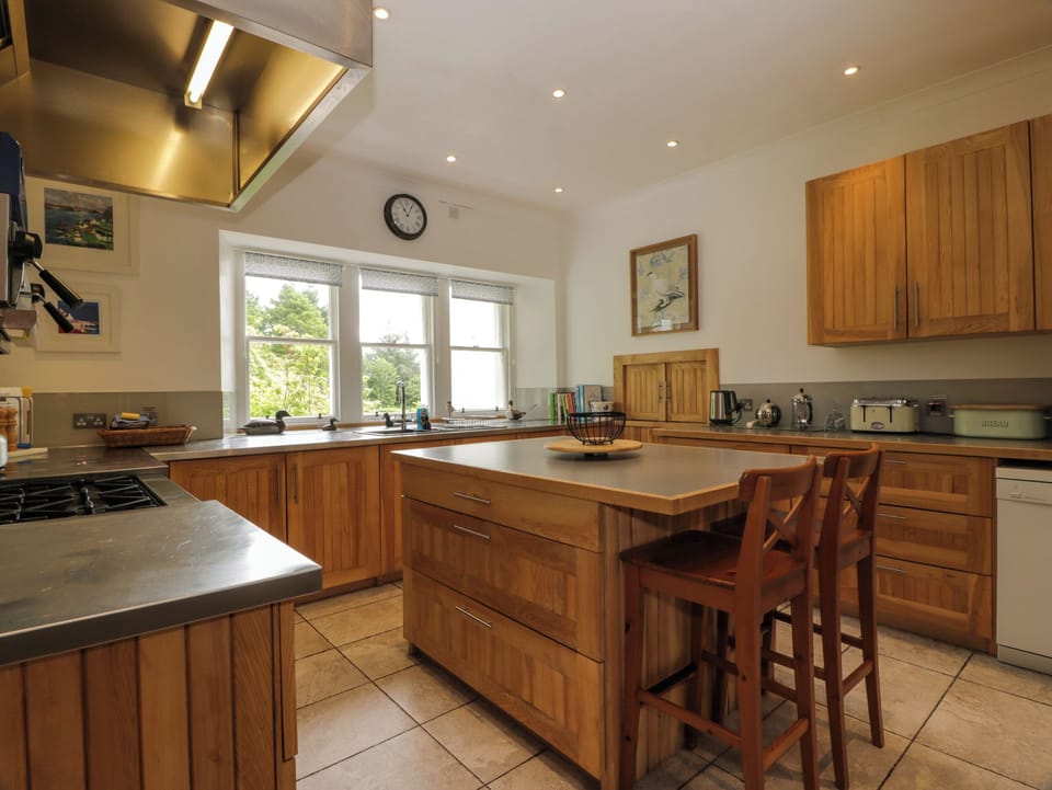 Fridge, dishwasher, electric kettle, toaster