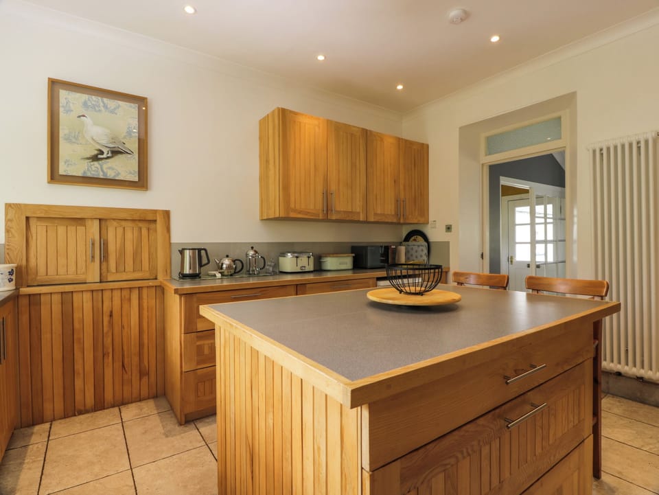 Fridge, dishwasher, electric kettle, toaster