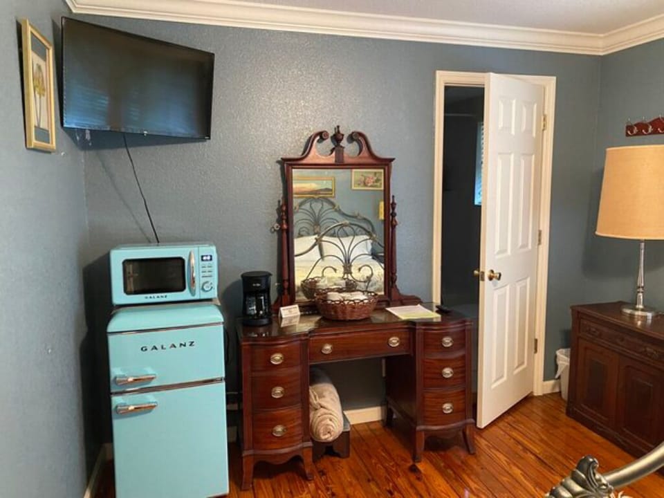 Sweet Bay Living area