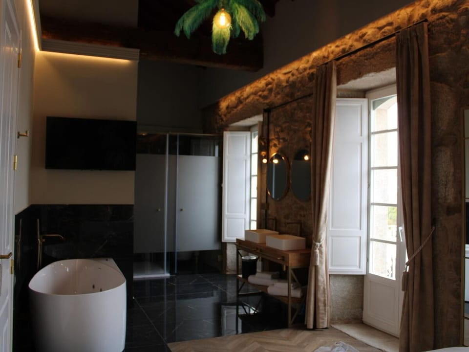 Superior Room, Balcony, Sea View | Bathroom | Free toiletries, hair dryer, towels, soap