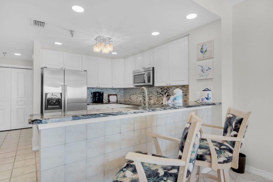Eat-in bar seating
