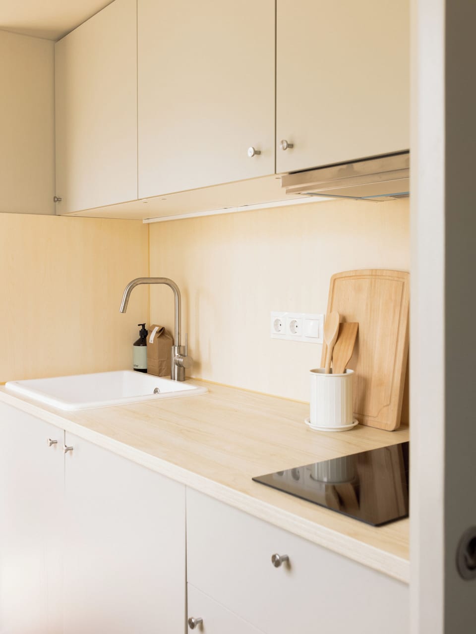 Cabin | Private kitchen | Microwave, espresso maker, cookware/dishes/utensils