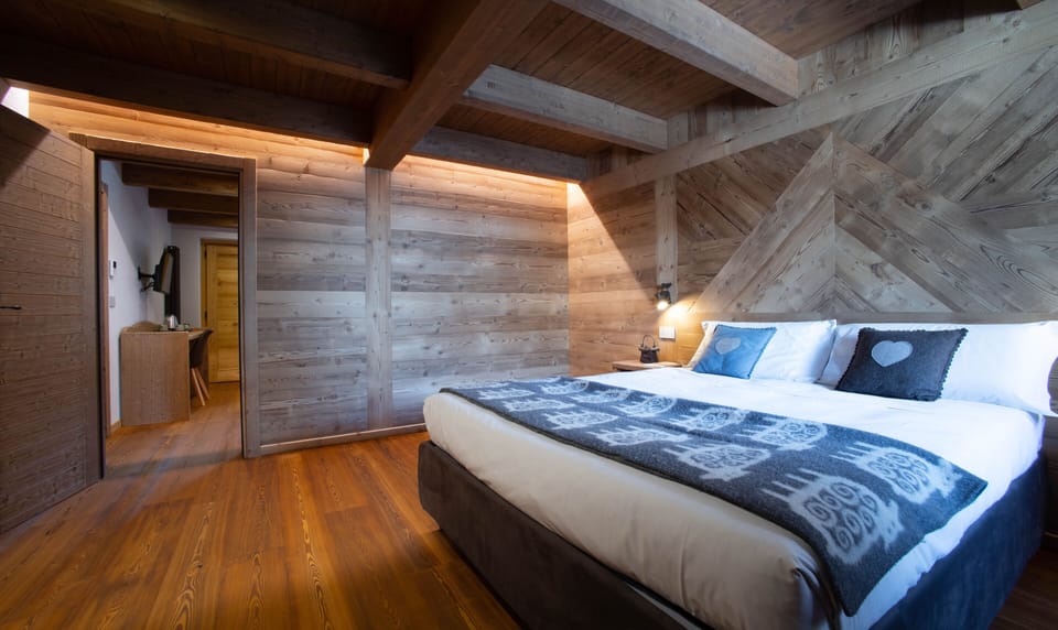 Standard Double Room | Minibar, desk, free WiFi, bed sheets