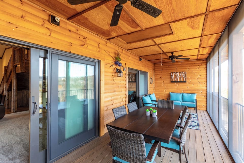 Screened In Back Deck