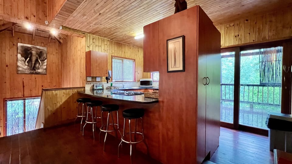 Family Cabin | Private kitchen | Espresso maker, full-size fridge, microwave, oven