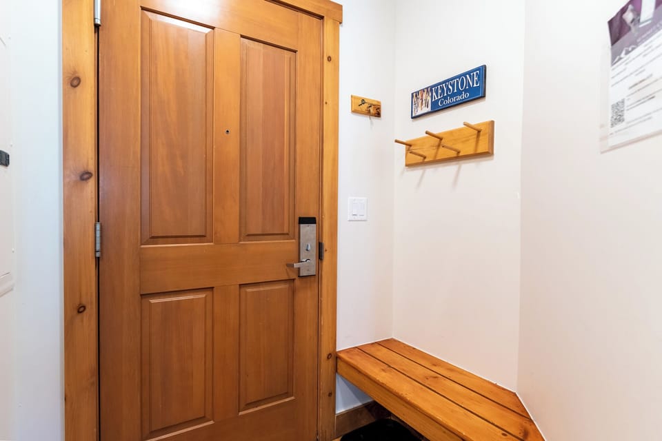Condo (2 Bedrooms) | Property amenity