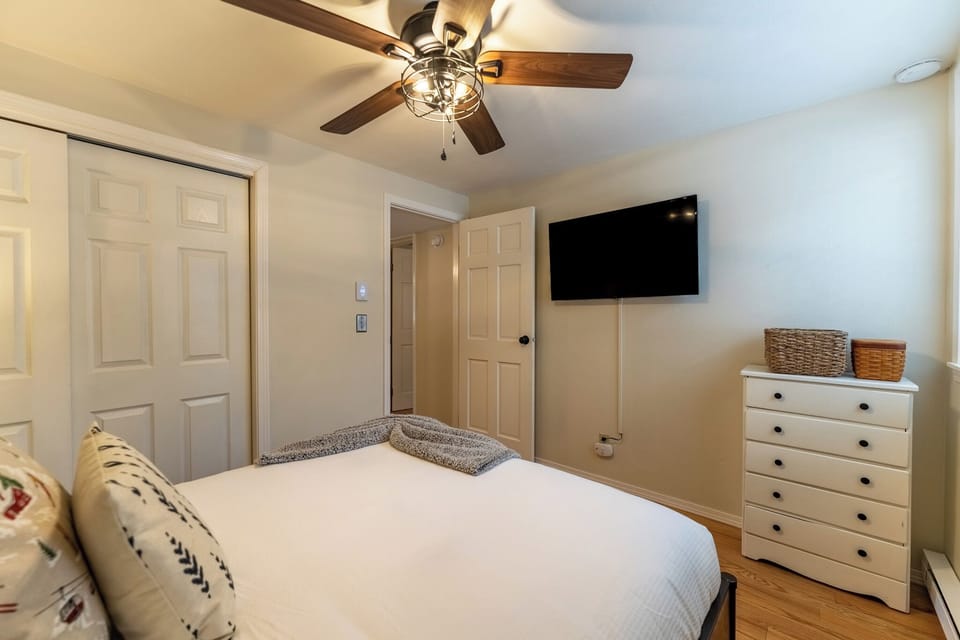 Condo (2 Bedrooms) | Property amenity