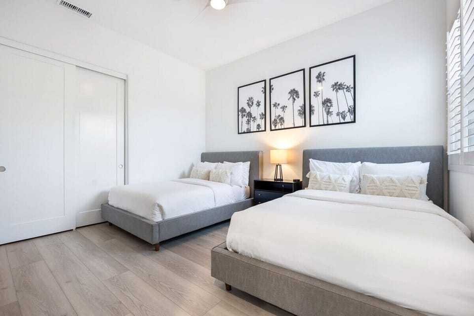 Simple and comfortable setup with multiple beds.