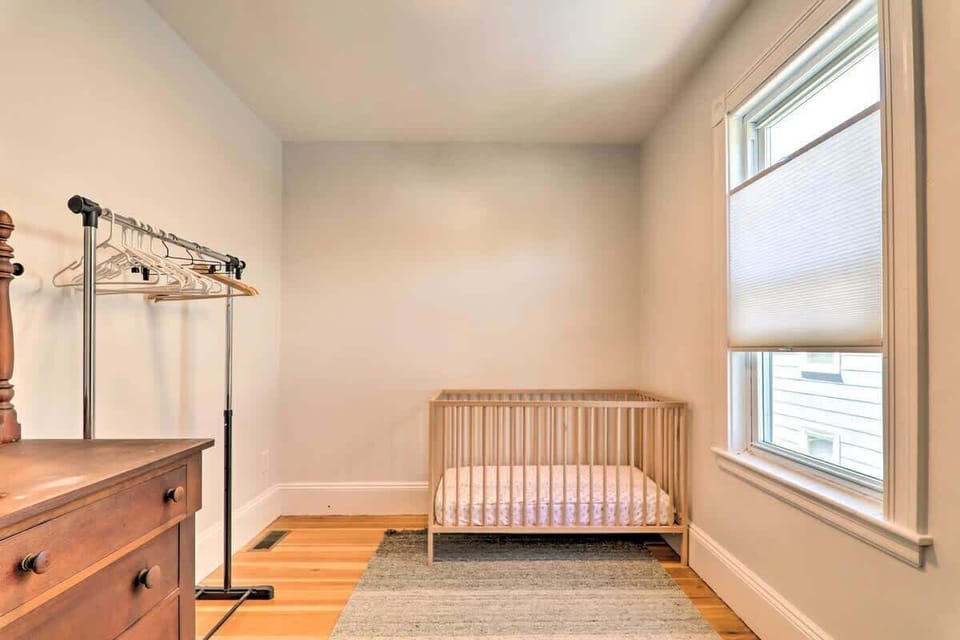 King Bedroom Closet and Crib