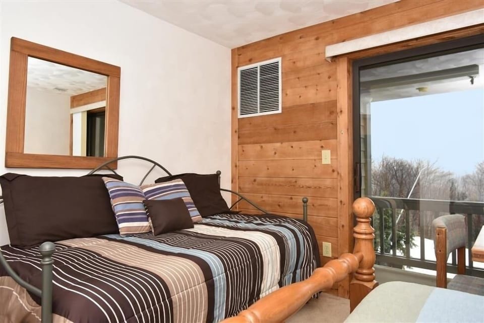Indoors, Home Decor, Cushion, Balcony, Bed