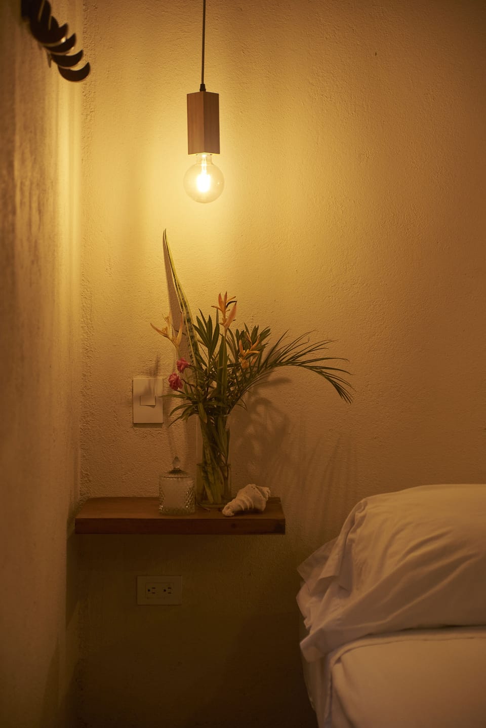 Family Room | Iron/ironing board, WiFi (free), bed sheets