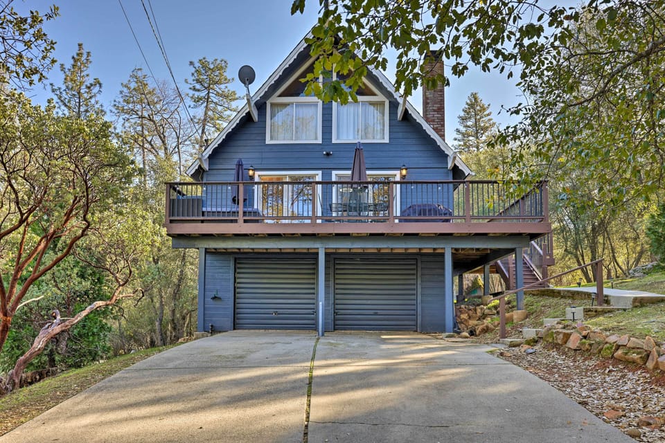 Groveland Vacation Rental | 4BR | 2BA | Stairs Required | 1,464 Sq Ft