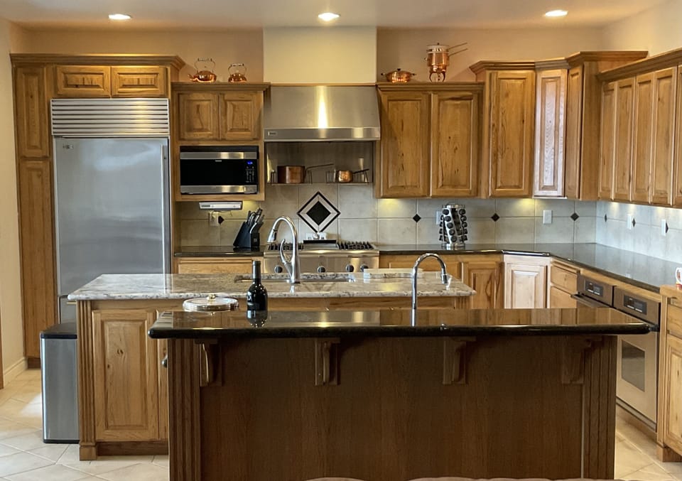 Large Gourmet Kitchen