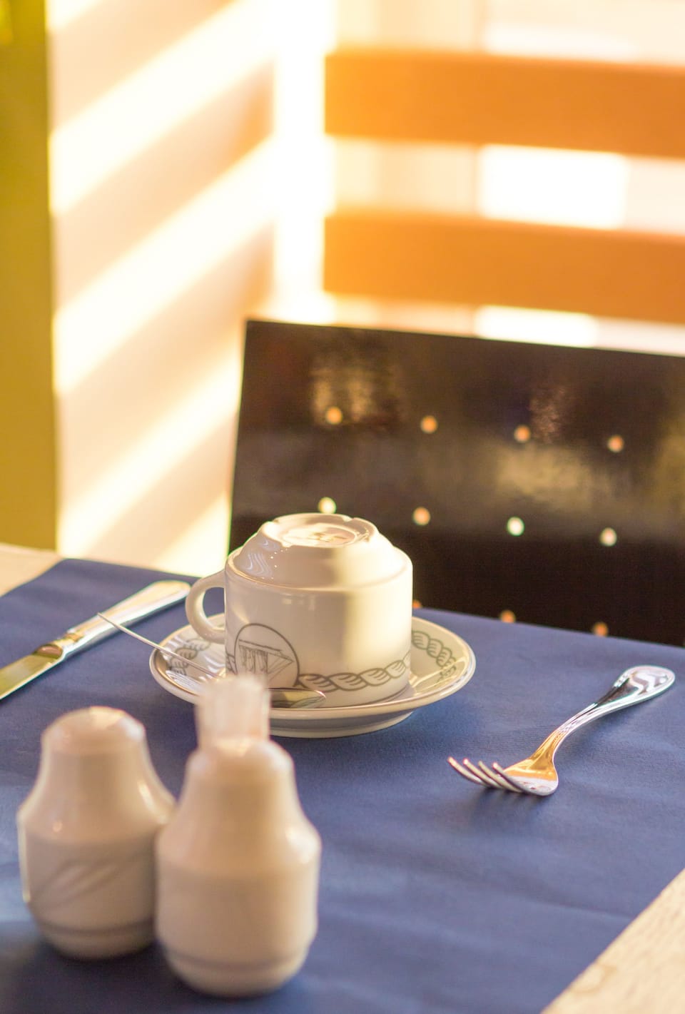 Breakfast and dinner served, ocean views 