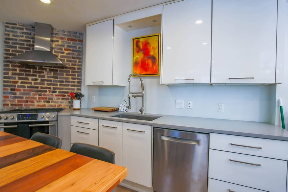 There's plenty of room within the spacious kitchen to prepare your meals and gather with your family & friends.