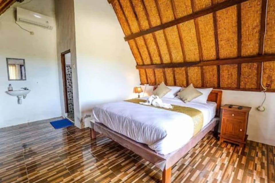 Deluxe Double Room | Free WiFi, bed sheets