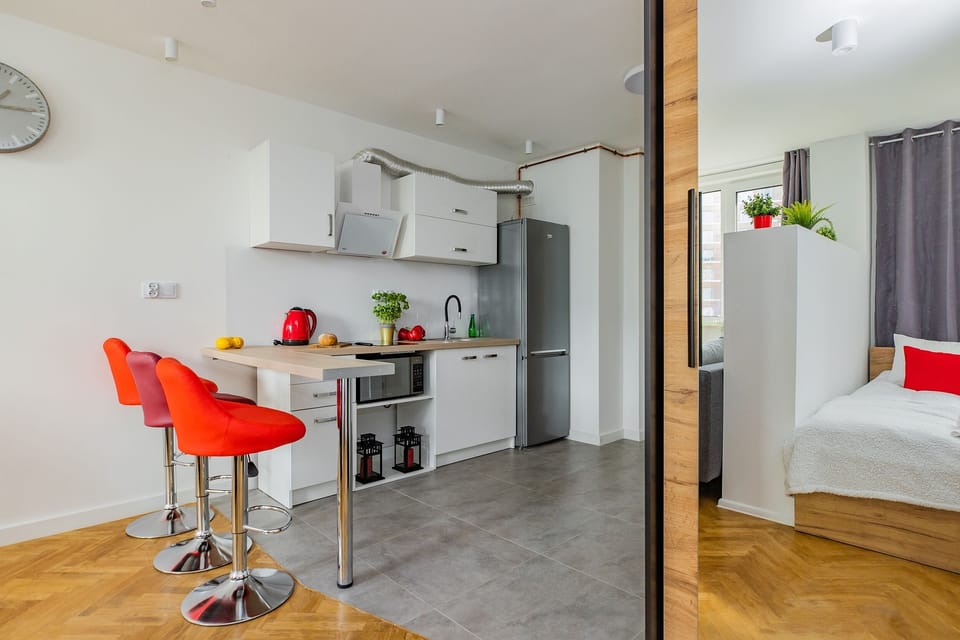Comfort Studio Suite | Private kitchen | Fridge, microwave, stovetop, electric kettle