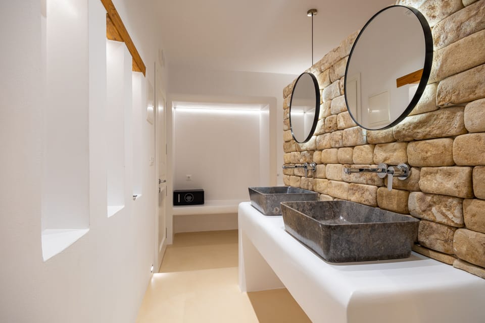 Honeymoon Suite, Private Pool, Sea View | Bathroom | Free toiletries, hair dryer, bathrobes, slippers