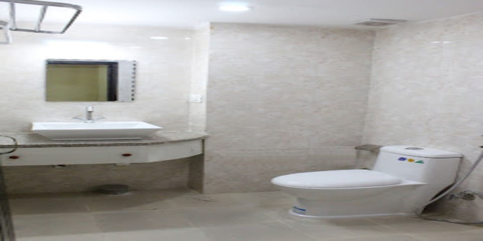 Triple Room | Bathroom | Shower, rainfall showerhead, towels, soap