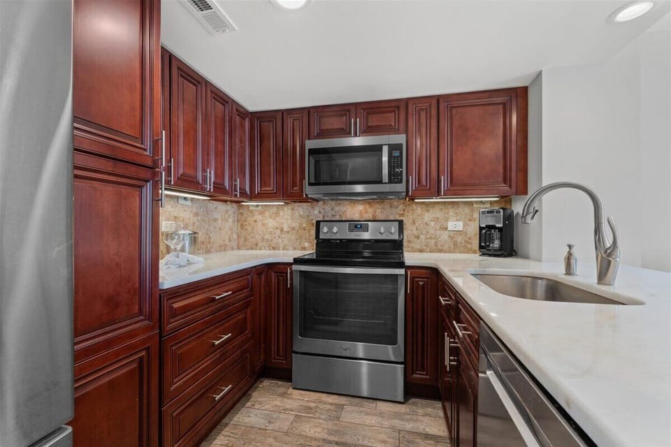 Fully Stocked Kitchen
