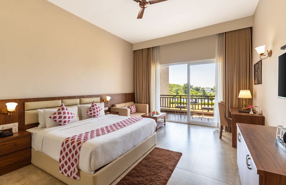 Premium Room with Pool and Garden View | Premium bedding, down comforters, Select Comfort beds, minibar