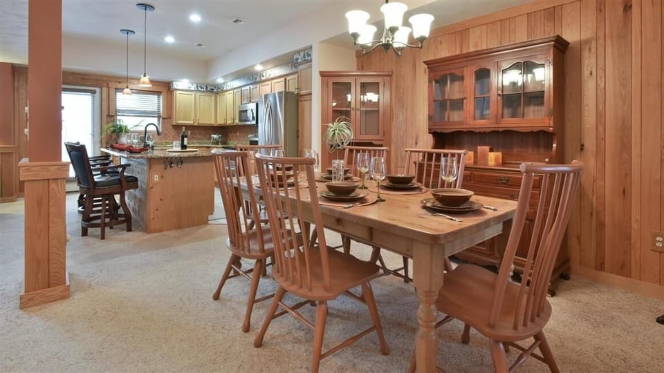 Condo, 4 Bedrooms | Dining