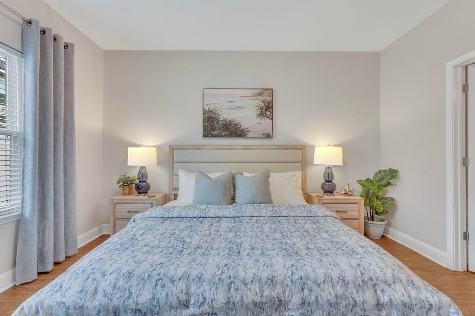 Downstairs master bedroom with king size bed