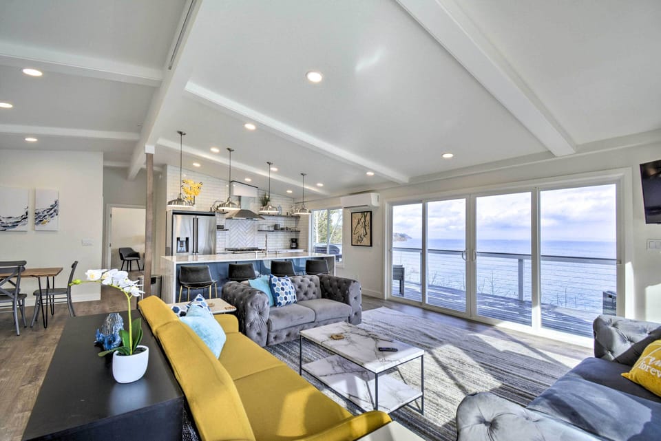 Living Room | 2-Acre Property | Mountain & Lake Views