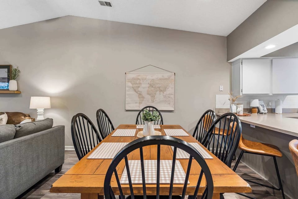 Condo, Multiple Beds, Patio, Garden View (Farmhouse at the Foothills) | Dining