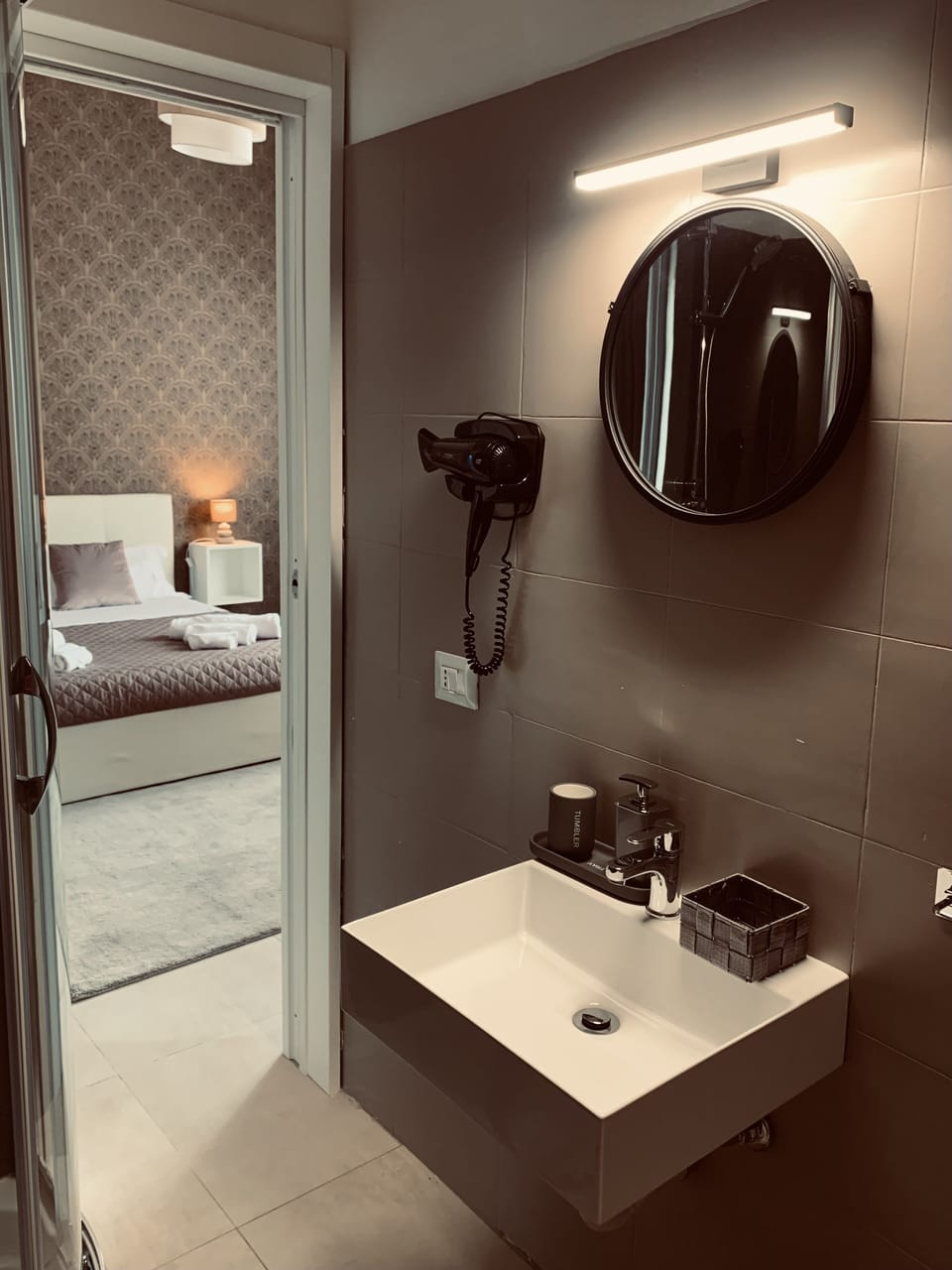 Double Room | Bathroom | Shower, hair dryer, bidet, towels