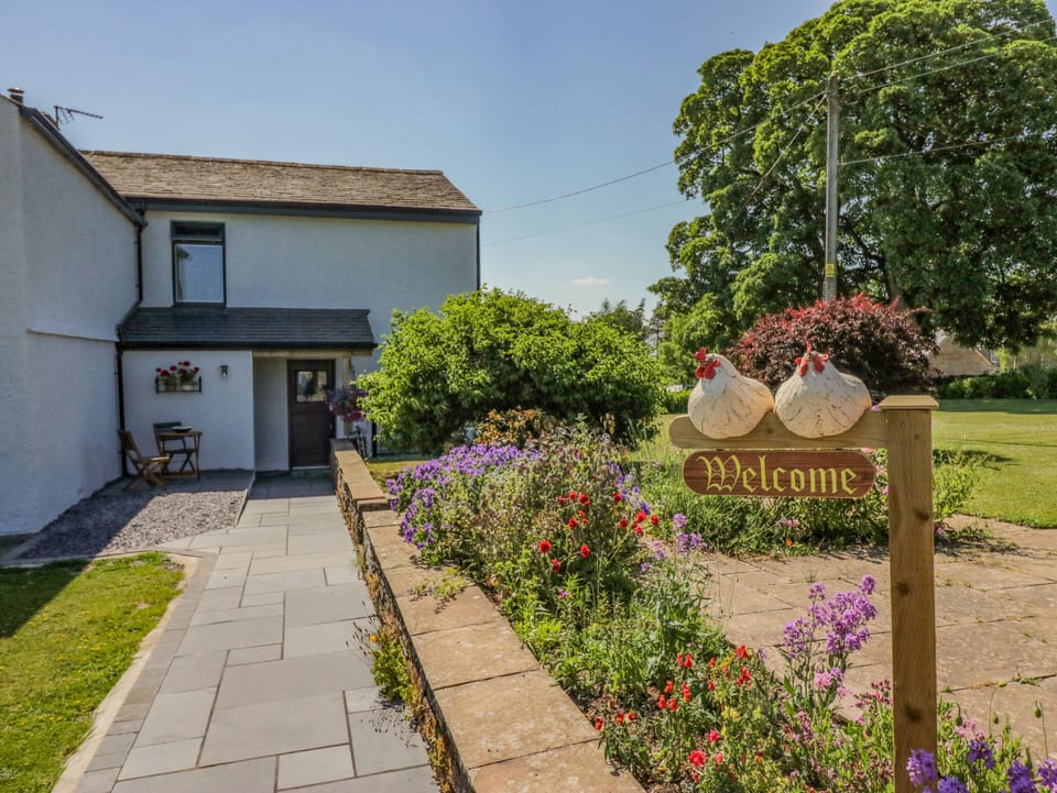 Cottage | Property grounds