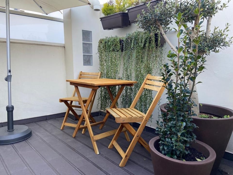 The terrace, with a BBQ, is a perfect place, where you can cool off and enjoy the sun! #relax #sunny #portugal #pt #figueiradafoz