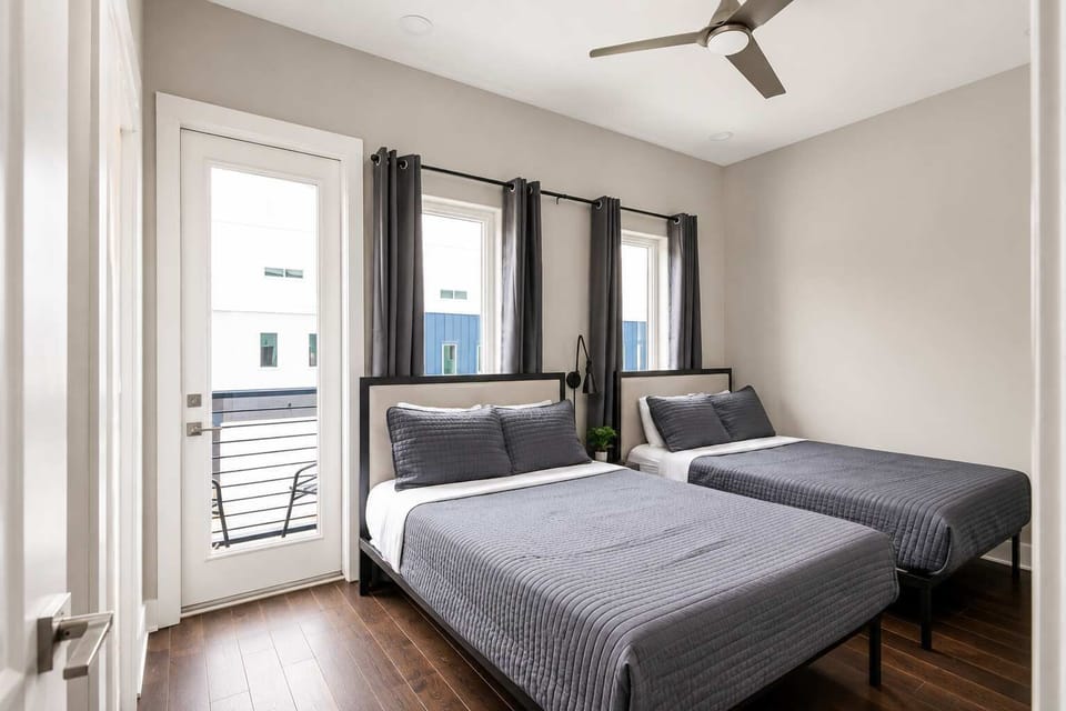 Bedroom 2 - 2 Full sized beds plus private en-suite bathroom.