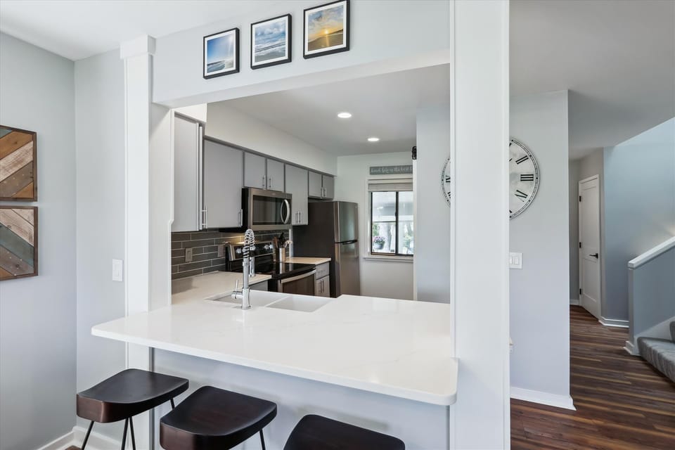 Newly Renovated Kitchen at 982 Inverness Village